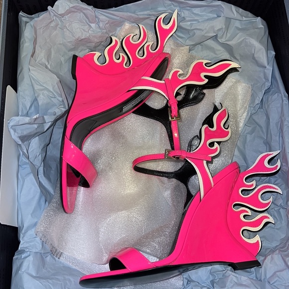 Prada Calzature Donna flame heels! Brand new 36.5! - Picture 1 of 5